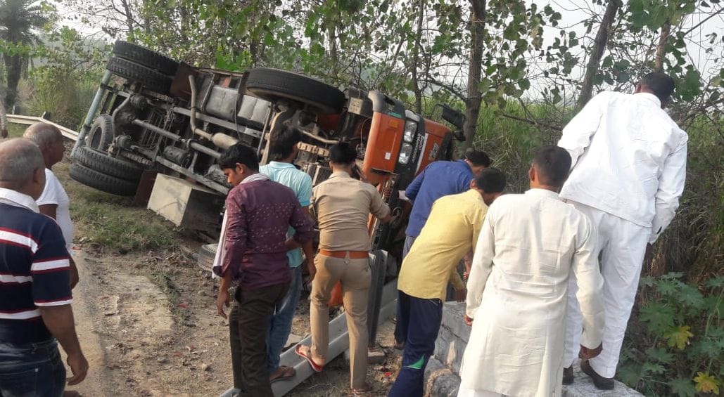 Six injured including two girls in accidents