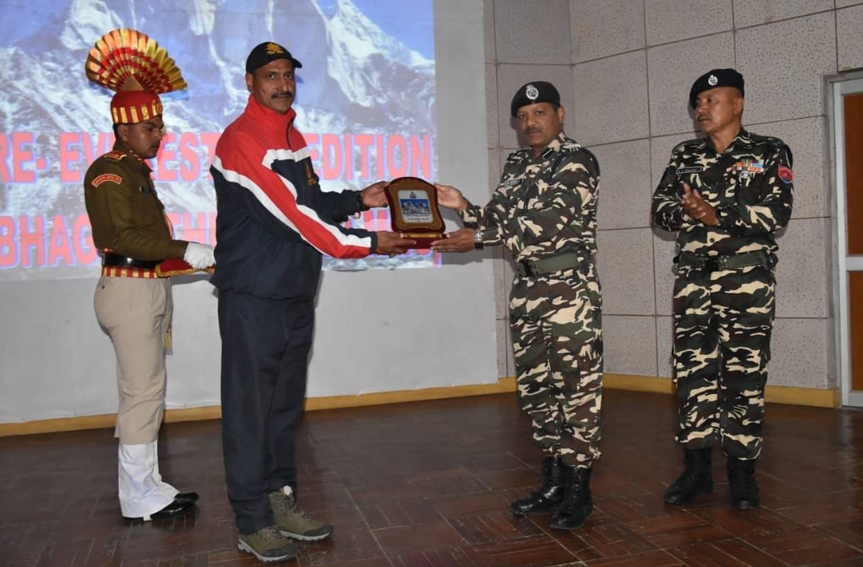 6 soldiers reached the top of mountain bhagirathi 2