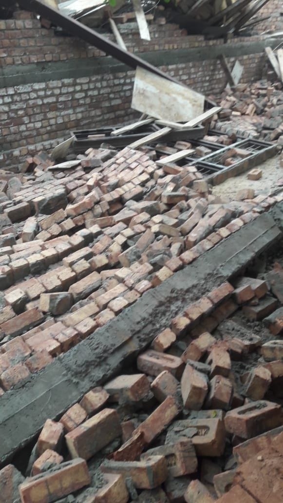 GYM room lanter was fall down in school