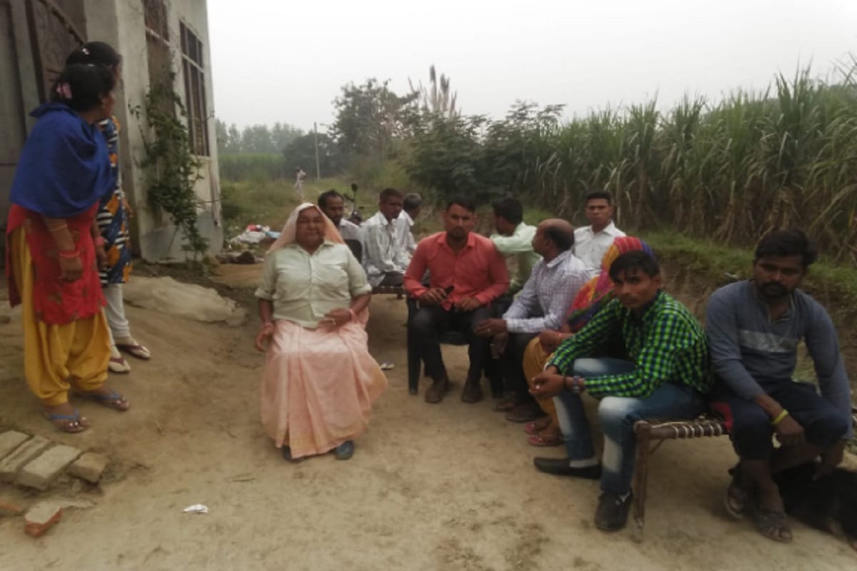 Crooks looted of many lakhs in four house in Partapur area at Meerut city