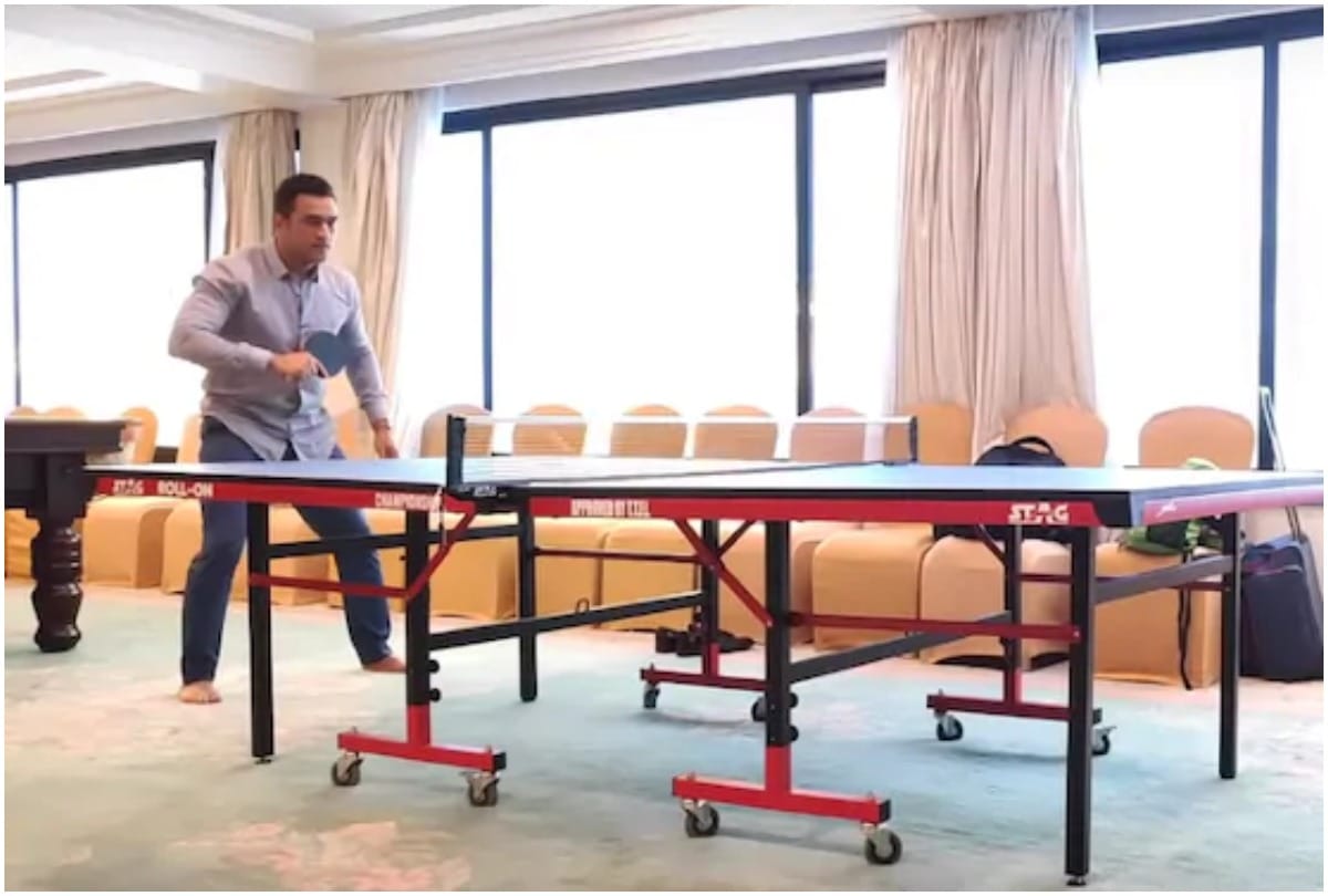 Watch  MS Dhoni Plays Table Tennis With Dwayne Bravo In Chennai Super Kings