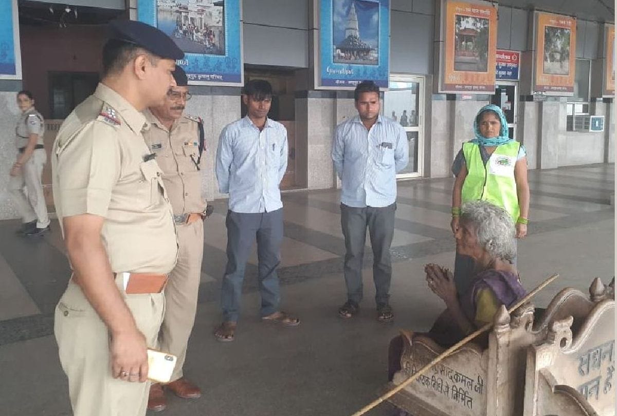 80 year old sick woman found at mathura railway station