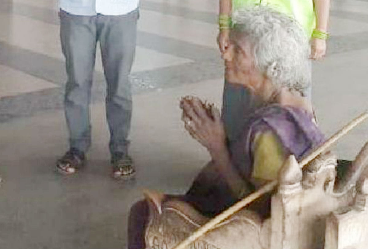 80 year old sick woman found at mathura railway station