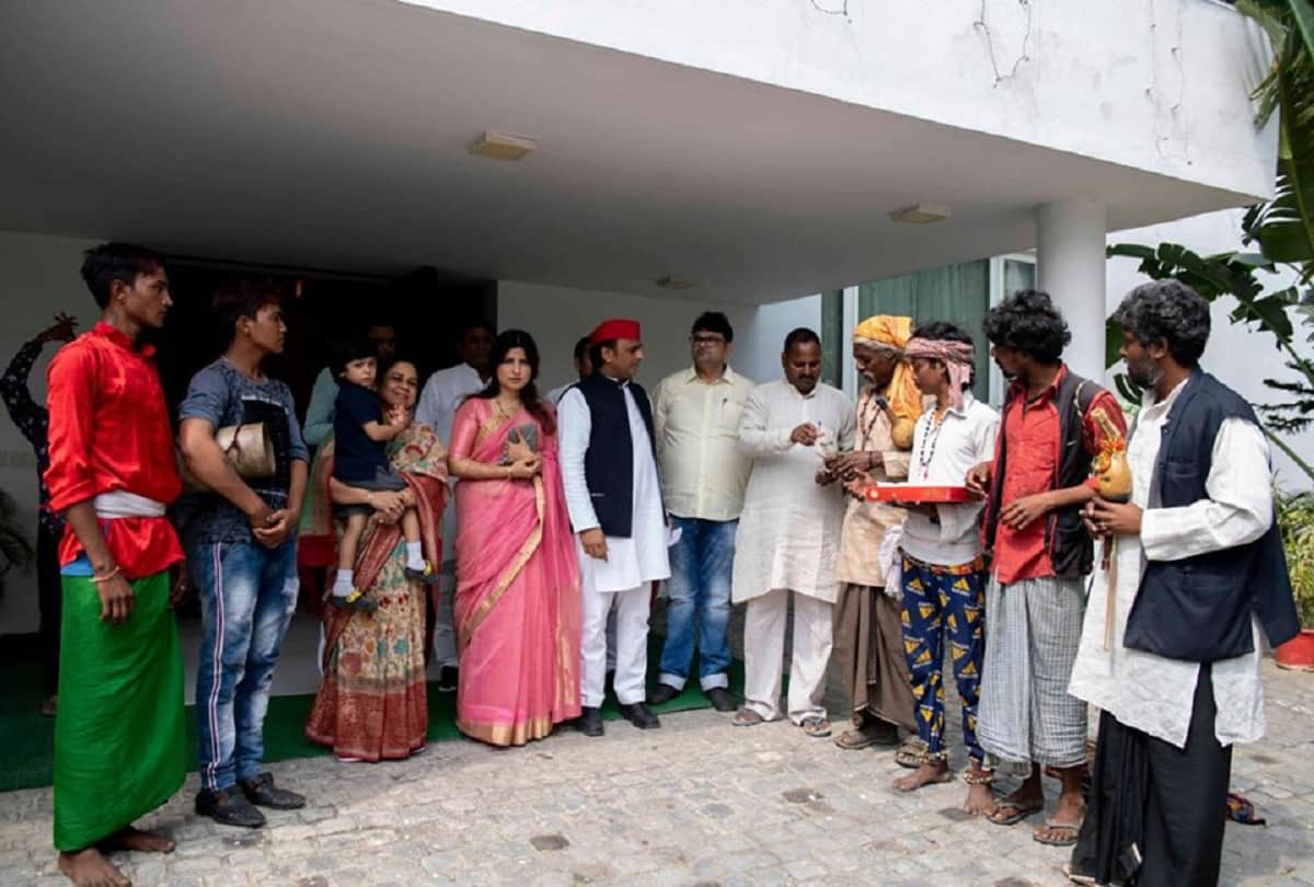 akhilesh yadav diwali celebration with dimple yadav