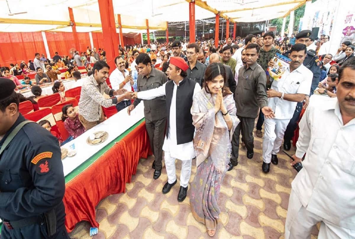 akhilesh yadav diwali celebration with dimple yadav