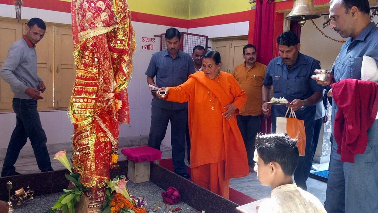 Uma Bharti arrives in Uttarkashi after walking from Gangotri