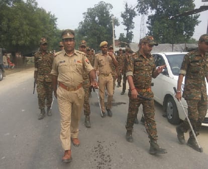 police broke the doors of the houses and men ran awayin varanasi