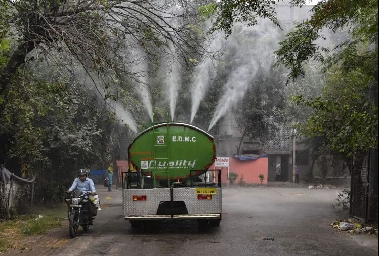 दिल्ली: ग्रैप से पहले ही धूल के गुबार में उड़ रहे नियम, निर्माण स्थलों से नदारद हैं एंटी स्मॉग गन, लोग लापरवाह