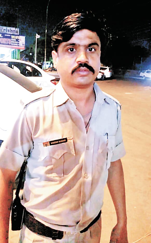 Drunken man slaps home guard jawan