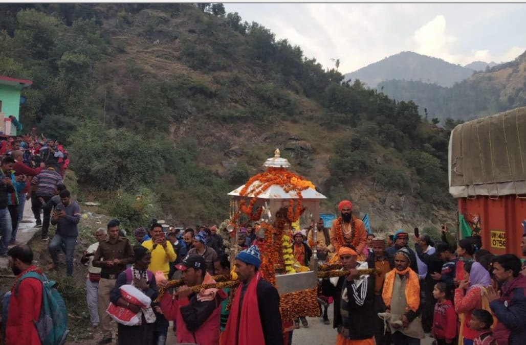 Kedarnath Dham Rawal Warning for Hunger strike of copper plates not remove from temple