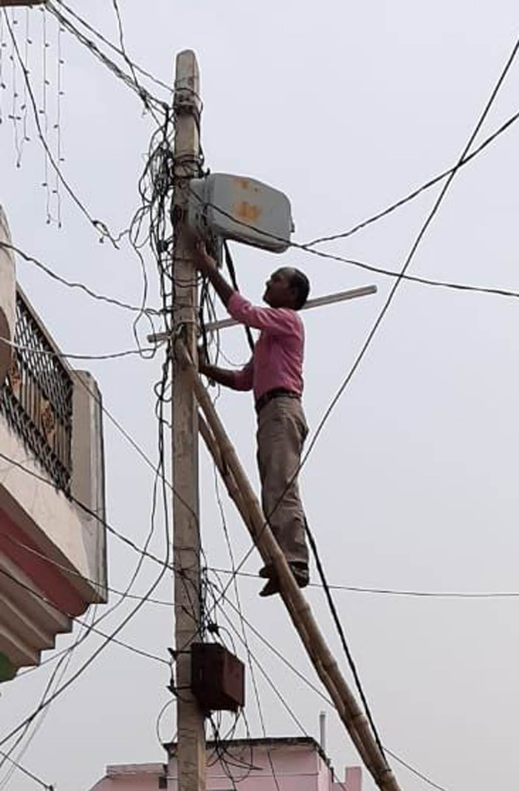 129 connections cut, 98 lakhs recovered