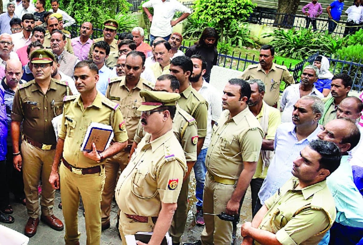 man died in suspicious circumstances, policeman withdraw the dead body from pyre in lucknow