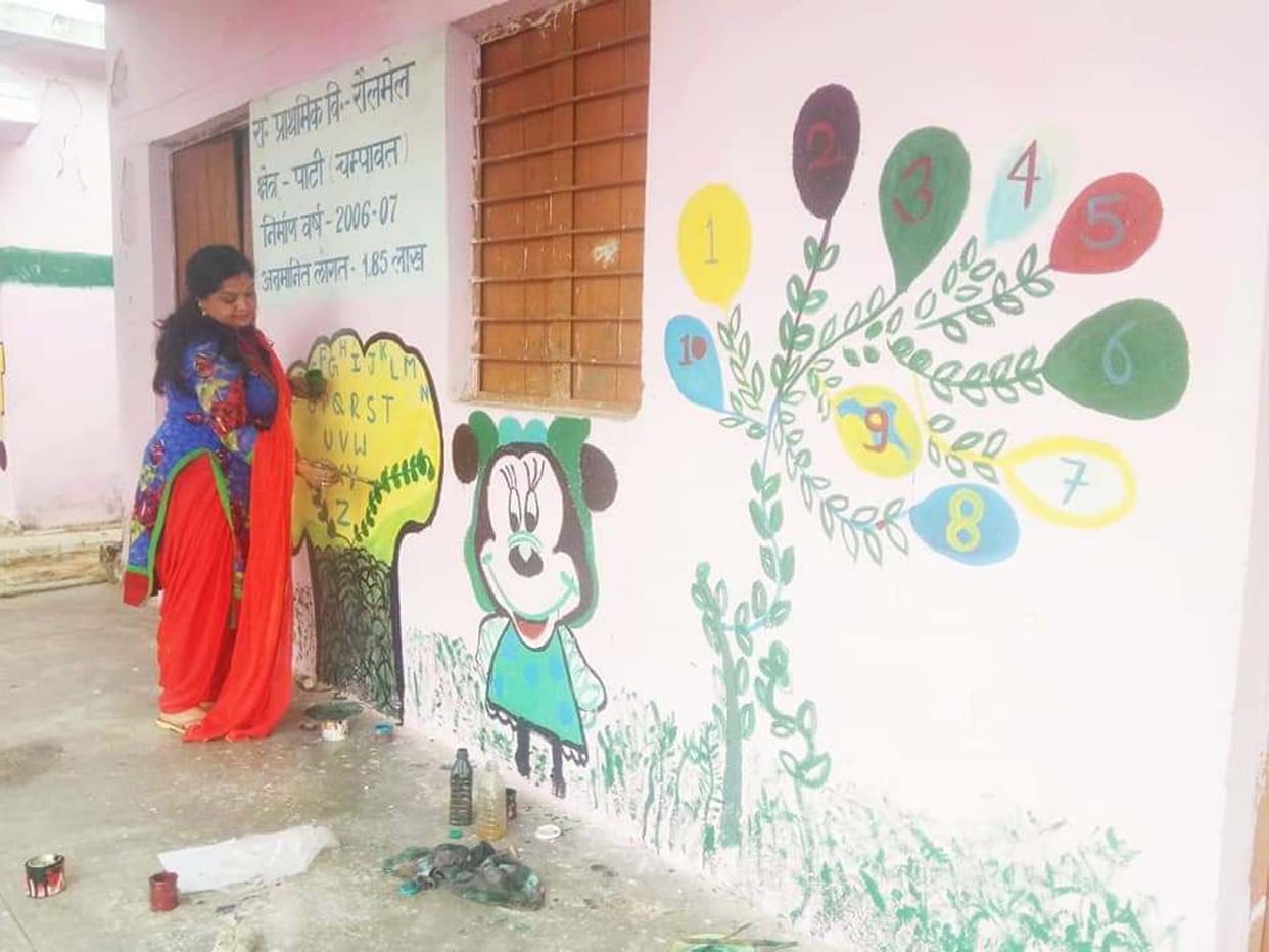 Students were taught by painting in the wall