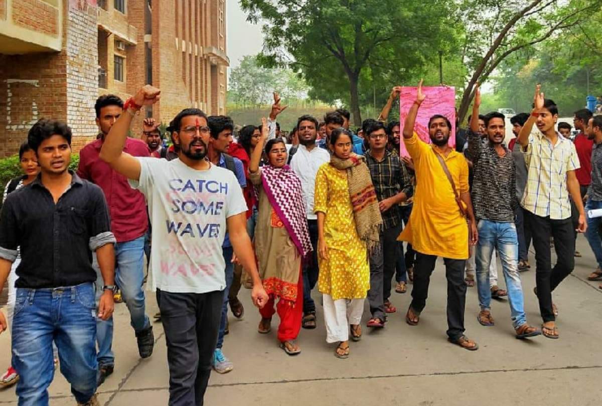 JNU Students made Associate Dean of Student hostage