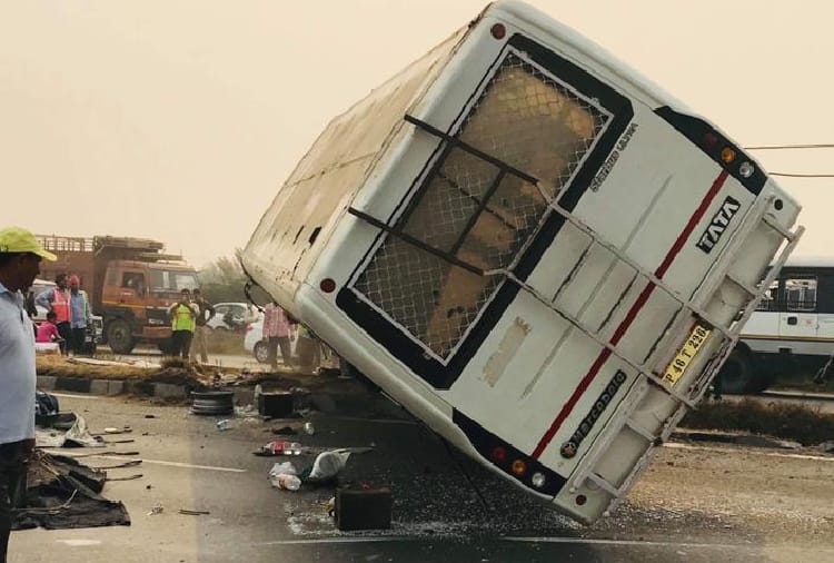 Tourist bus overturned in Karnal Of Haryana