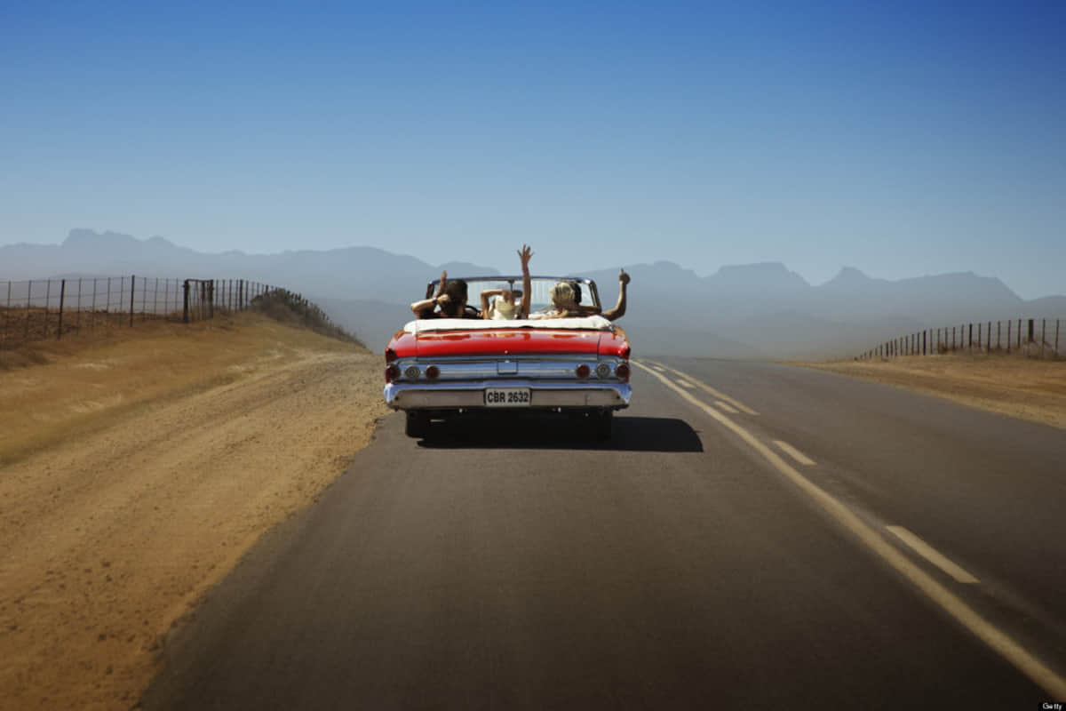 Always keep these things in your car for weekend trip