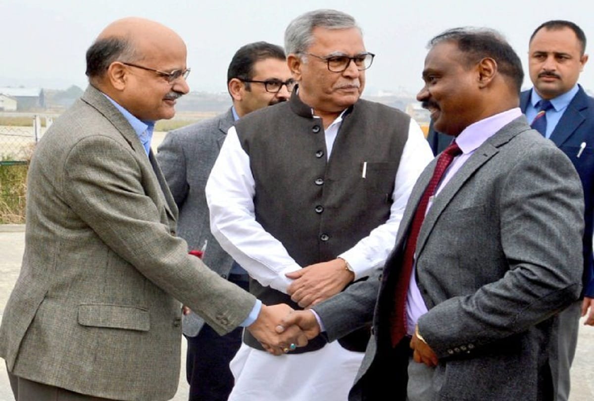 Lieutenant Governor designate of jammu kashmir Girish Chandra Murmu arrived in Srinagar