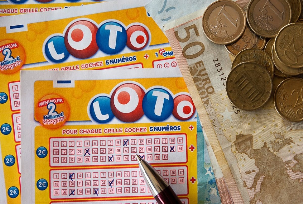 man battling cancer wins lottery on his last day of chemotherapy