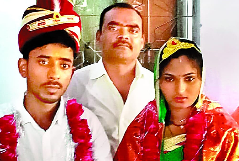 A couple married in Ram Janki Mandir in Maharajganj in Raebareli.