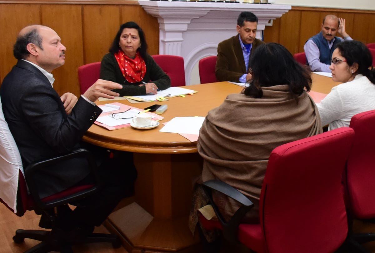 Chief Secretary Shrikant Baldi take meeting of saksham gudiya board members