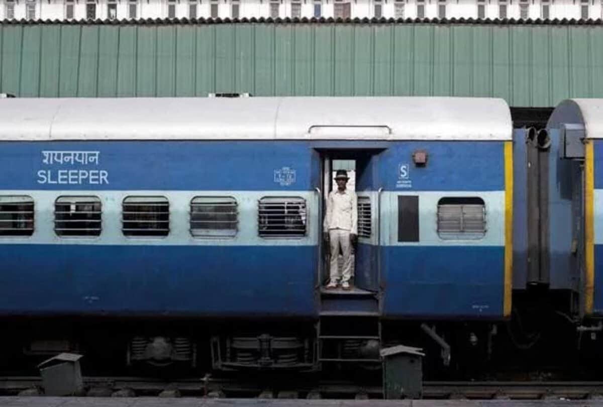 why indian railway use more bars in last window seat in sleeper and general coaches