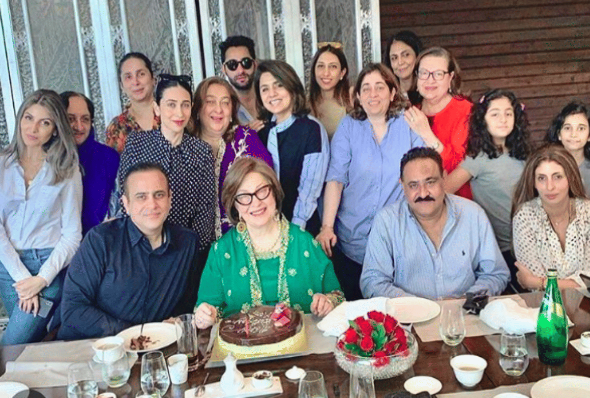 karishma kapoor and kapoor family celebrates ritu nanda birthday
