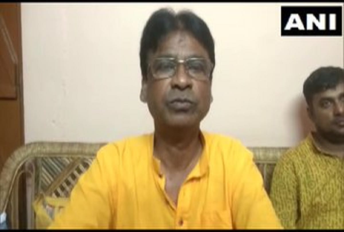 kumar vishwas comments on bjp mp khagen murmu gets stones in mobile phone box