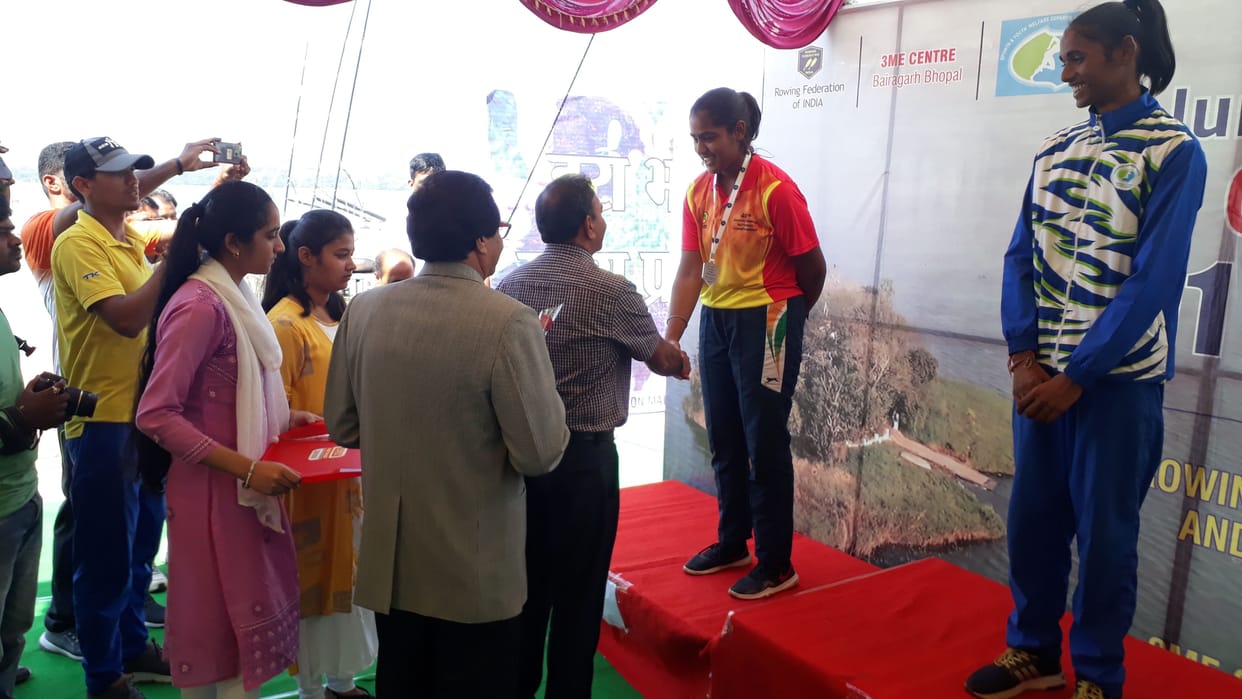 avnish kaur won the medal