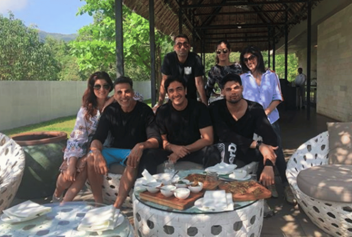 akshay kumar twinkle khanna celebrate family member birthday