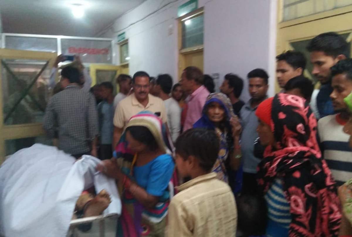 ghaziabad garhmukteshwar truck hits autorikshaw 3 died 4 badly injured police probe on