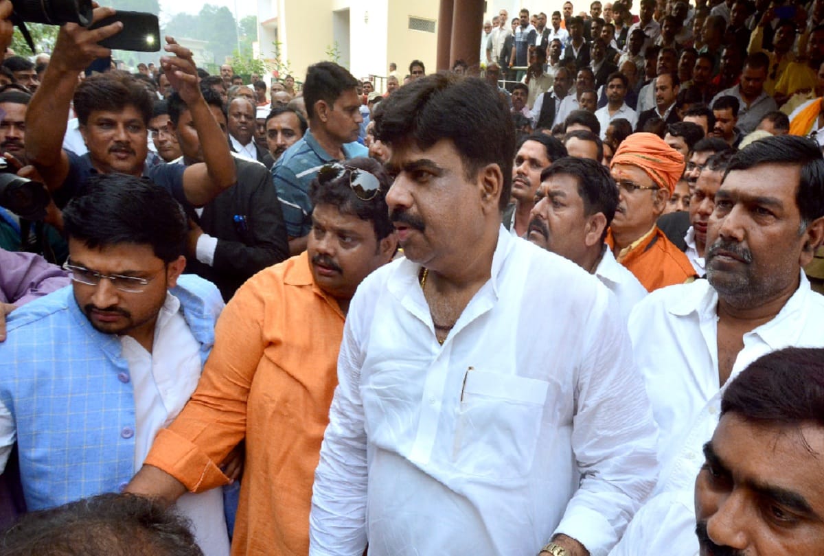 High Court: Hearing on bail application of former MP Kapil Muni Karwaria postponed