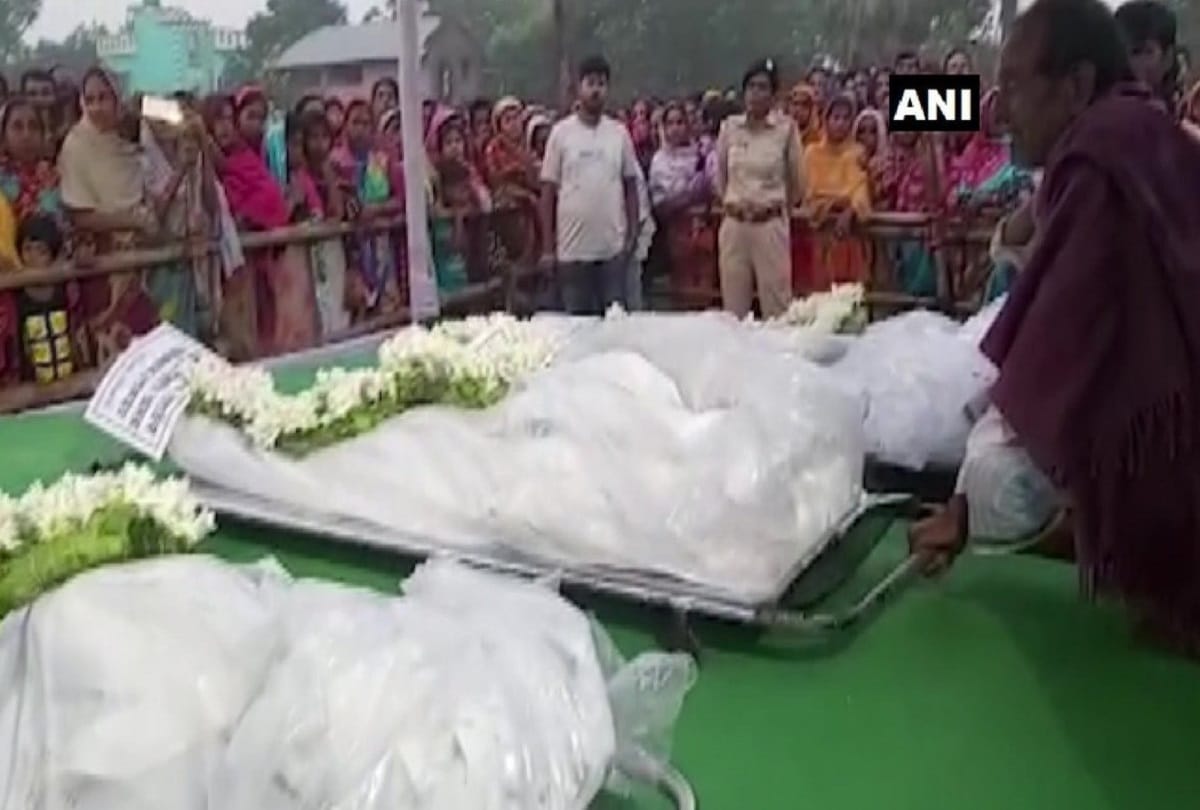 Bodies of 5 labours who killed by terrorists in Kulgam handed over to their families in Murshidabad