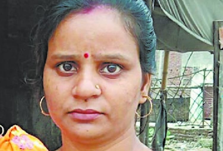 chain snatching with a lady in lucknow