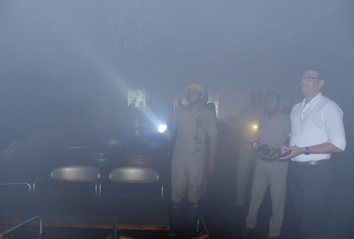 fire broke out in flying saucer restaurant in lucknow