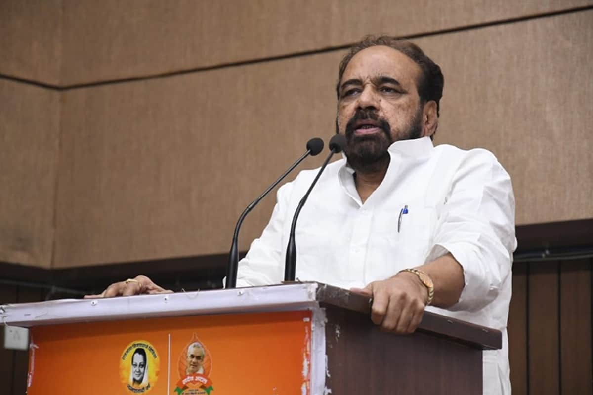 Smriti Irani and Gopal Bhargava criticised Deepika Padukone film Chhapaak