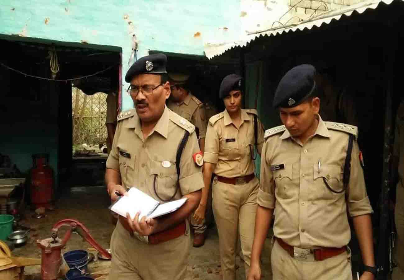 husband brutally murdered his wife and after that killed himself
