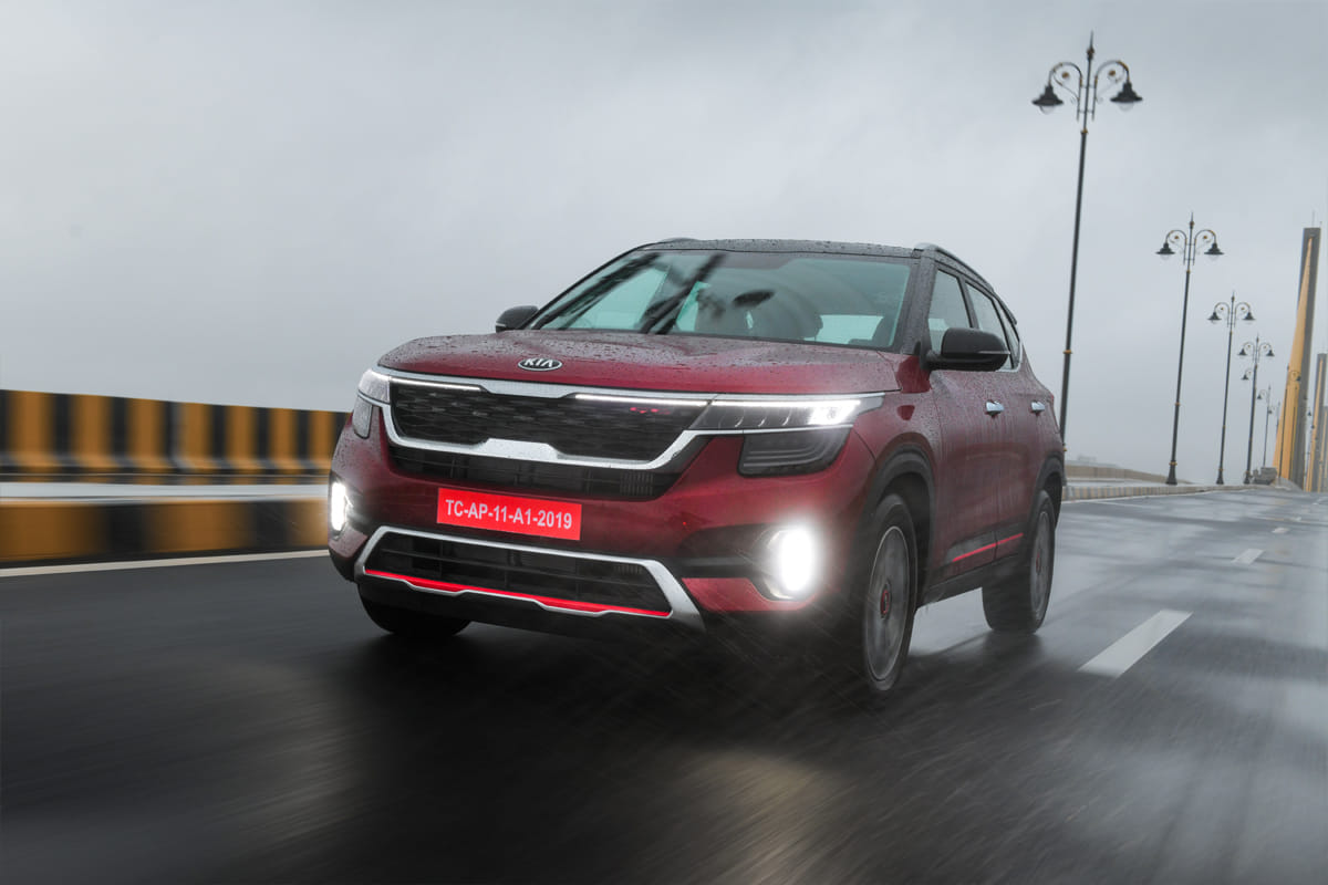 Best fuel efficient luxury petrol SUV comes with automatic gearbox gives decent mileage