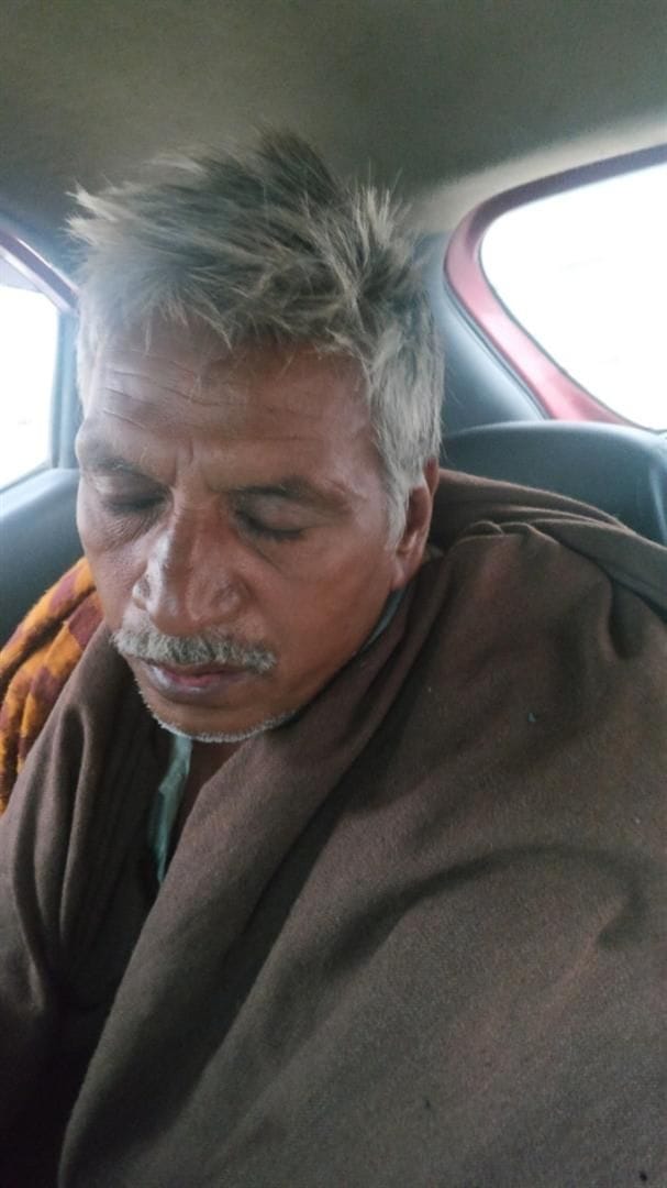 shoot to elder man while returning from latrine, injured
