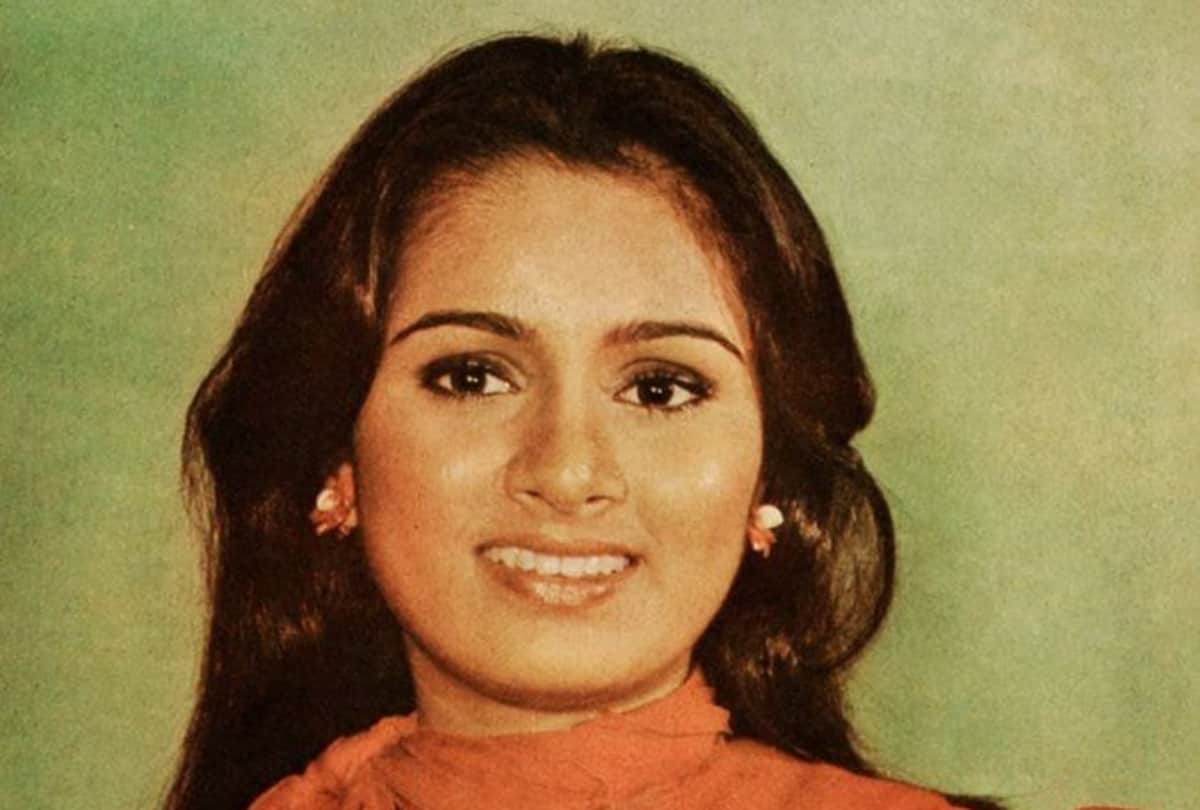 padmini kolhapure birthday when she shoot bold scene at age 15