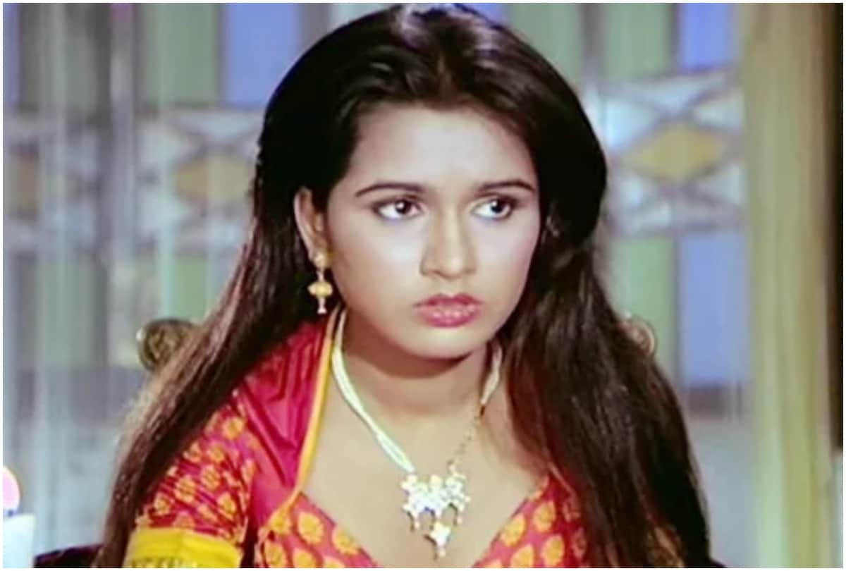 padmini kolhapure birthday when she shoot bold scene at age 15