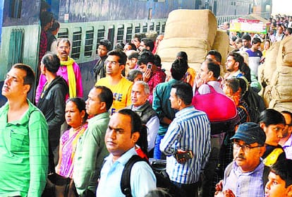 long waiting in trains of bihar
