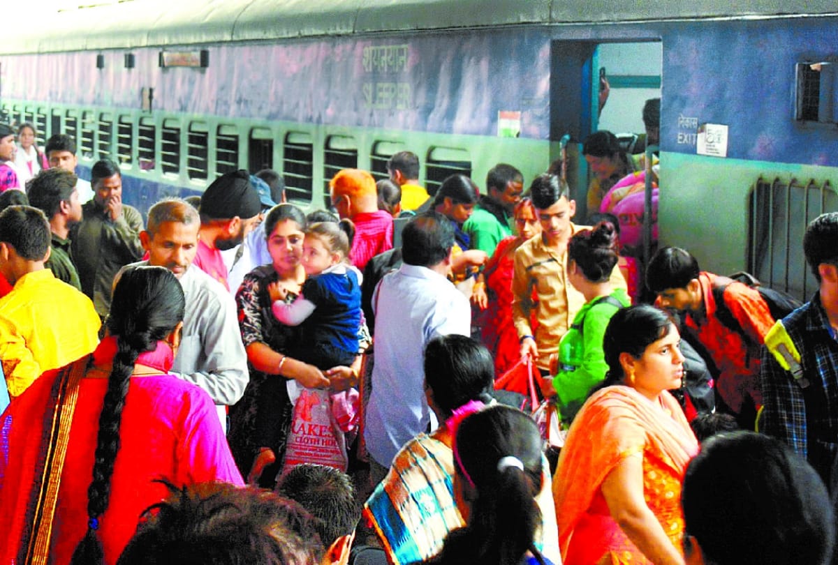 long waiting in trains of bihar