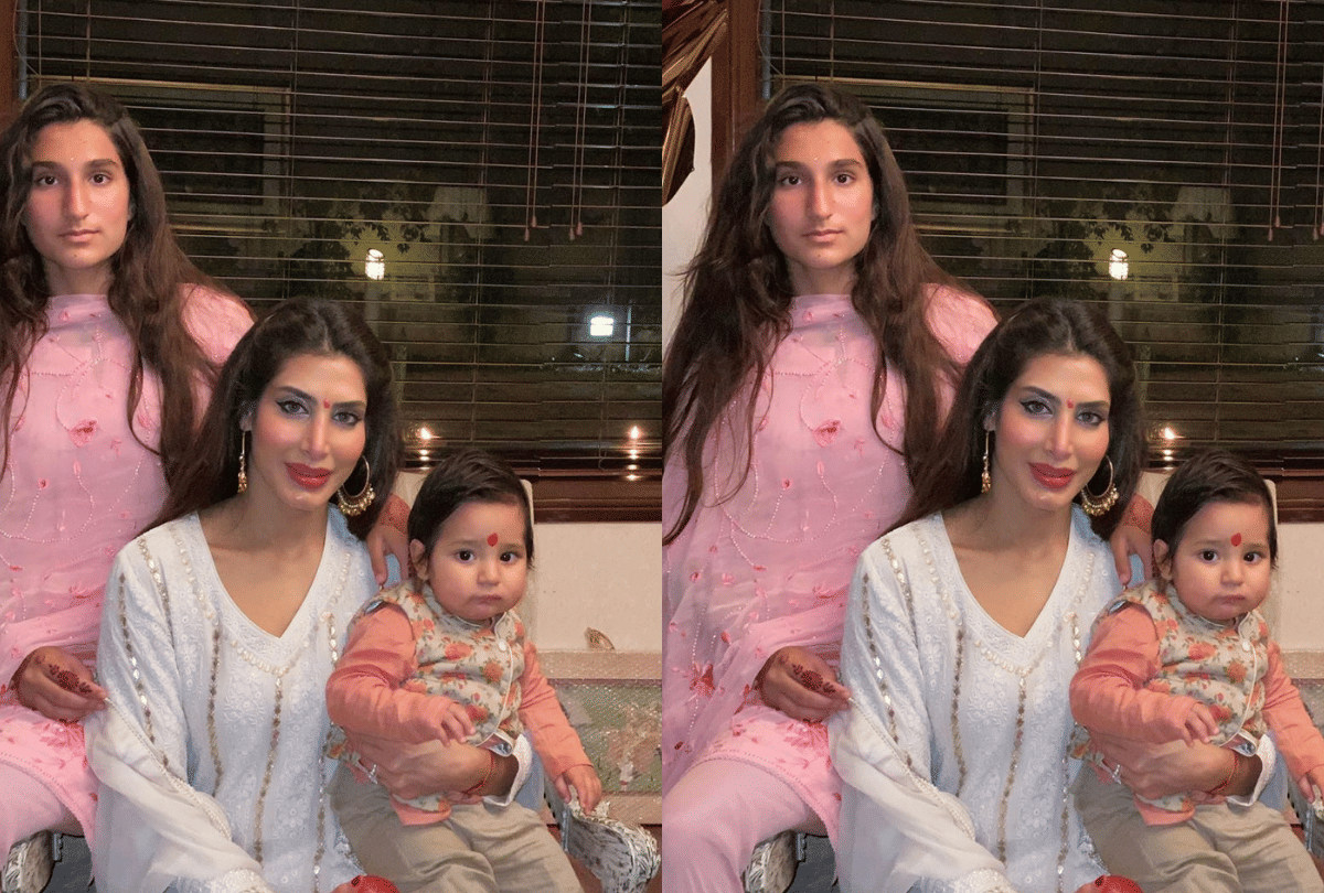 karishma kapoor children celebrate with sanjay kapur and step mother priya sachdev