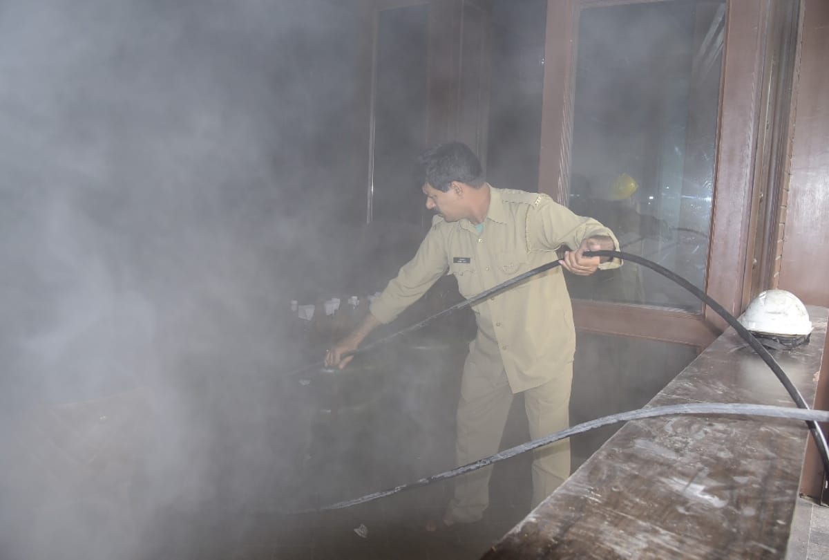 fire broke out in flying saucer restaurant in lucknow