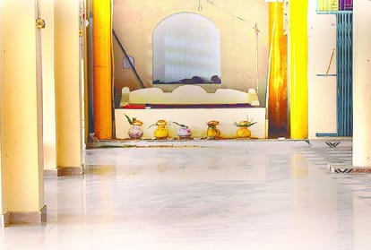 Women angry at disturbance in Bhagwat Katha in Mainpuri