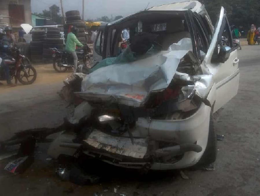 Three died in truck and tata safari accident in azamgarh