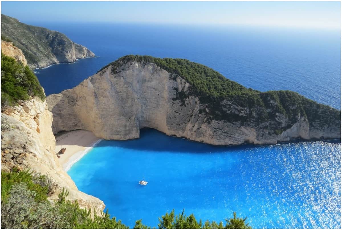 popular places in world shut down due to pollution from excess tourism