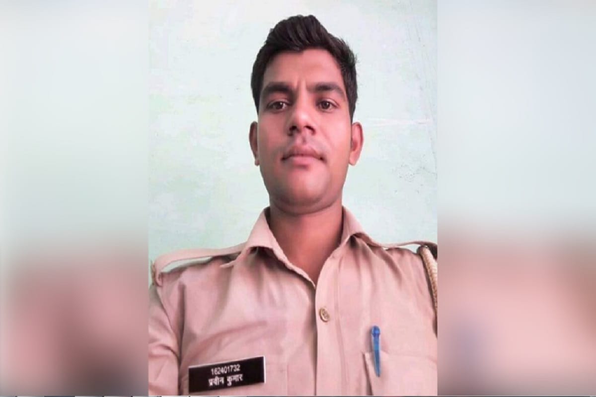 The villagers heavy ruckus after dead body of a soldier was found in the police station of Baghpat