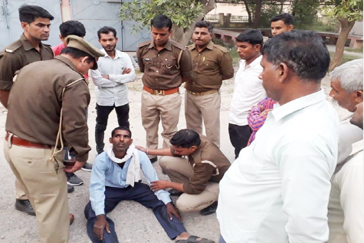 The villagers heavy ruckus after dead body of a soldier was found in the police station of Baghpat