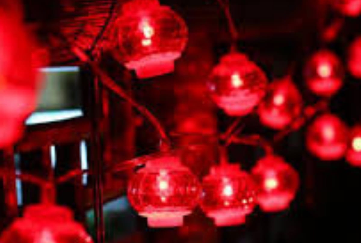 Jalandhar: Demand for Chinese lights increased in the market